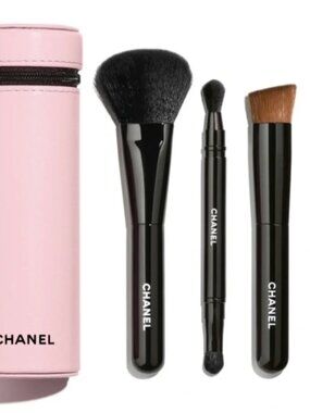 Chanel Codes Couleur Limited Edition Brush Set with Pouch No.111